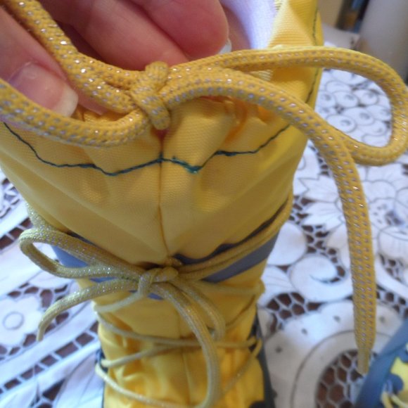 Marc Jacobs Yellow-Gray Logo Moon Boots Size L- 9.5M - Picture 11 of 16